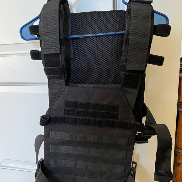 Other - Condor Sentry Plate Carrier Black New/Unused (Rogue Weight Vest)